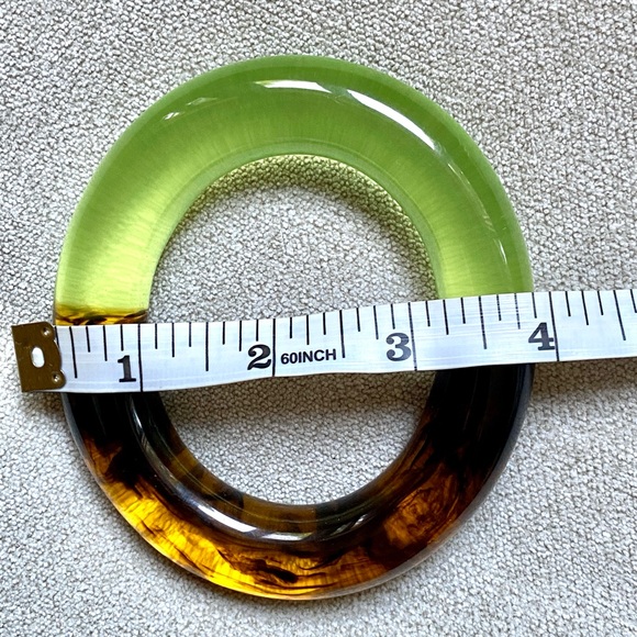 Chic Two-Toned Oversized Bangle Bracelet - Picture 5 of 7